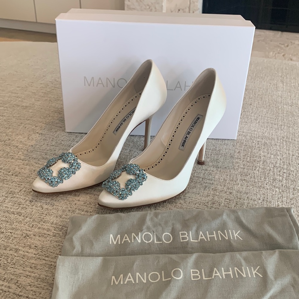 NWT Never worn Manolo Blahnik Satin Hangisi Bridal